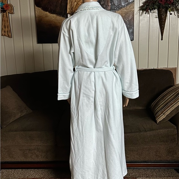 Eileen West • Small • Light Blue • Maxi • Velour • Floral Lace • Robe - Picture 15 of 16